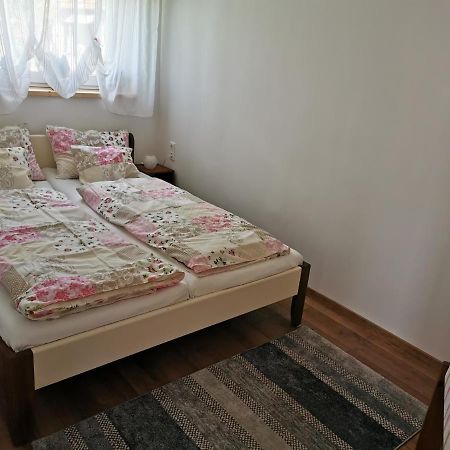 Gyoengy Apartman Keszthely Exterior photo
